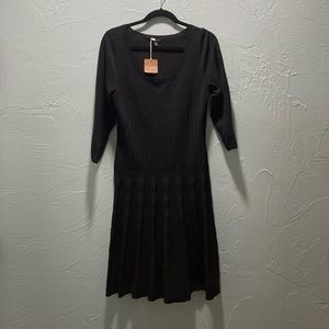 Ann Taylor 
NWOT 
M Black Dress